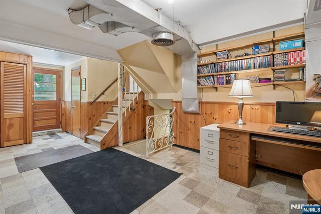 17 Orange Place, Wayne, NJ 07470