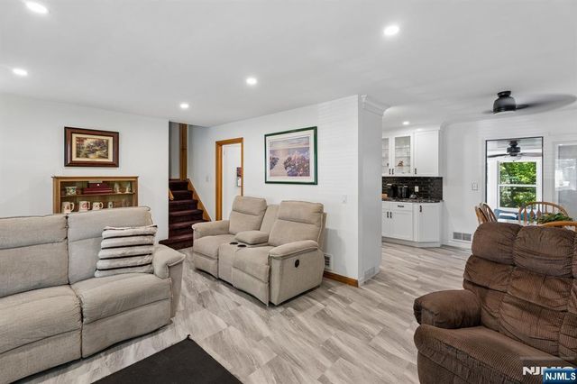 17 Orange Place, Wayne, NJ 07470
