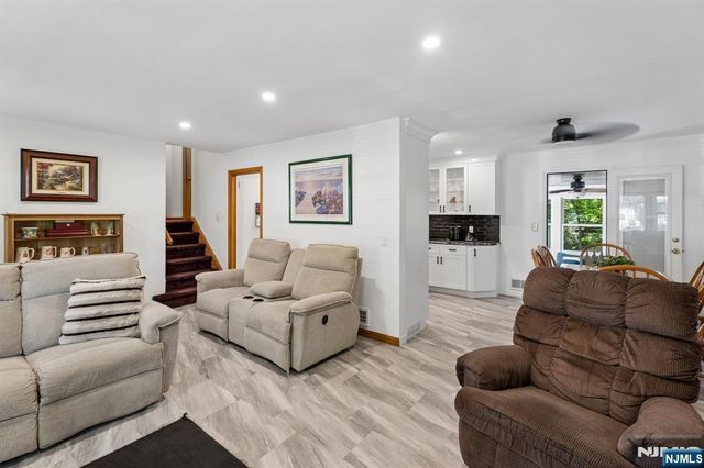 17 Orange Place, Wayne, NJ 07470