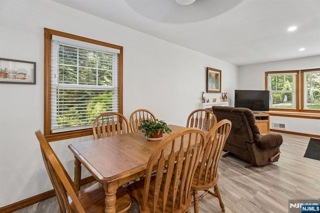 17 Orange Place, Wayne, NJ 07470