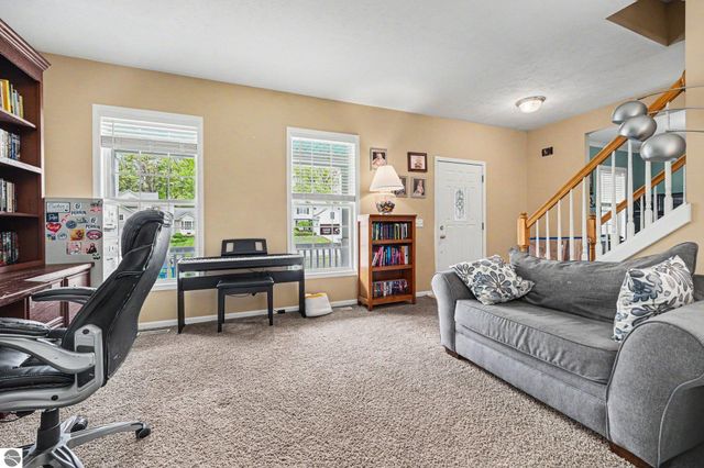 6444 Los Altos Drive NE, Rockford, MI 49341
