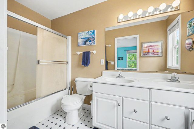 6444 Los Altos Drive NE, Rockford, MI 49341