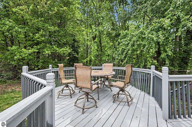 6444 Los Altos Drive NE, Rockford, MI 49341