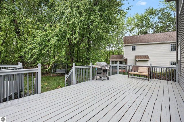 6444 Los Altos Drive NE, Rockford, MI 49341