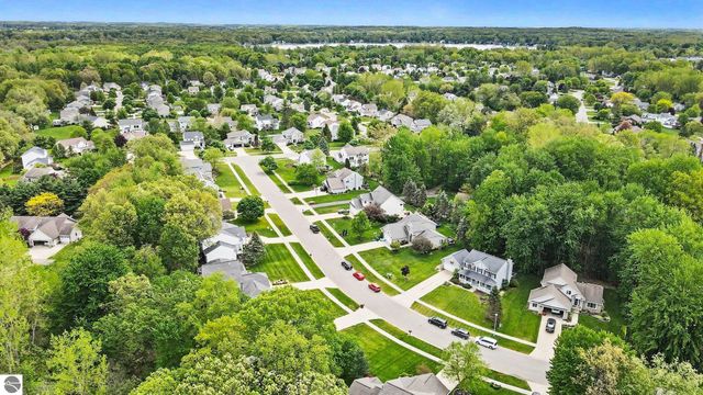 6444 Los Altos Drive NE, Rockford, MI 49341