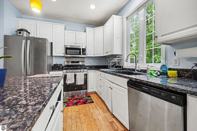 6444 Los Altos Drive NE, Rockford, MI 49341