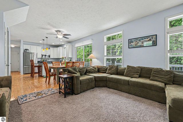 6444 Los Altos Drive NE, Rockford, MI 49341