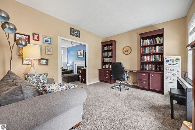 6444 Los Altos Drive NE, Rockford, MI 49341