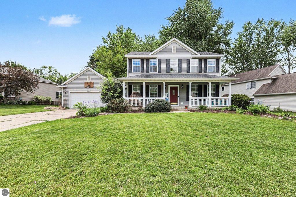 6444 Los Altos Drive NE, Rockford, MI 49341
