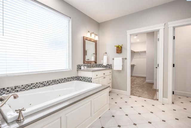 2112 Meritage Ave, Richland, WA 99352