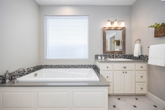 2112 Meritage Ave, Richland, WA 99352