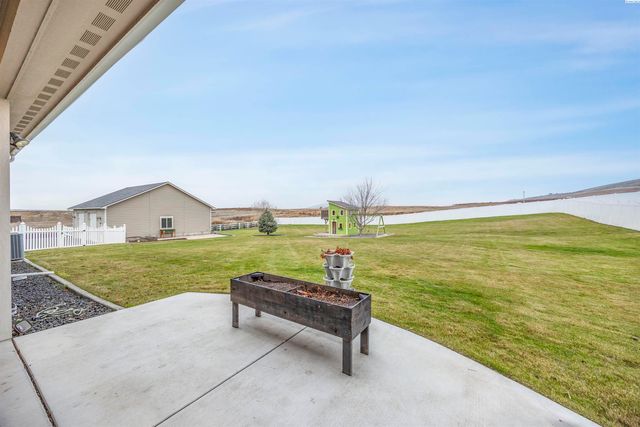 2112 Meritage Ave, Richland, WA 99352