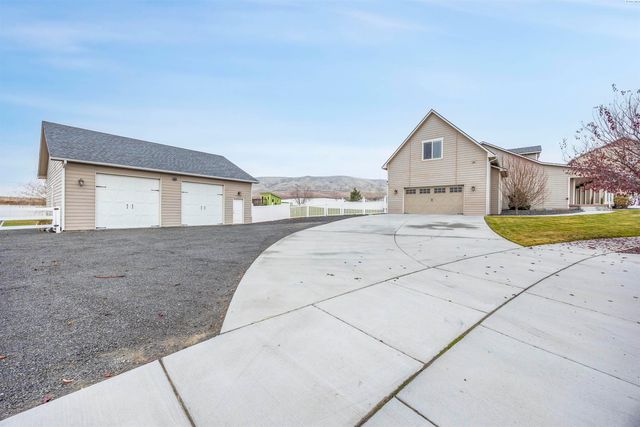 2112 Meritage Ave, Richland, WA 99352