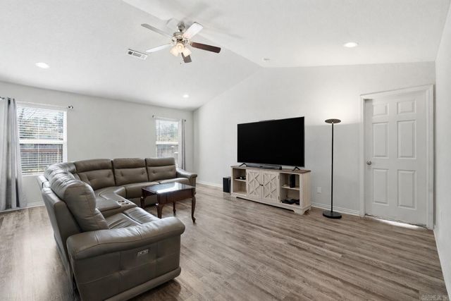 34 Bobby Circle, Cabot, AR 72023