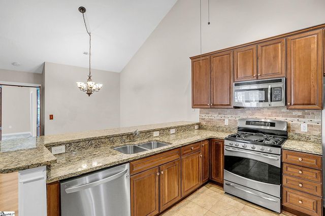 27 Fudora Circle, Simpsonville, SC 29681