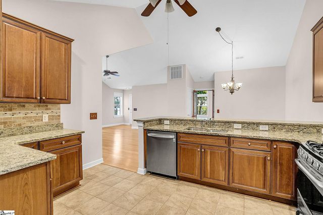 27 Fudora Circle, Simpsonville, SC 29681