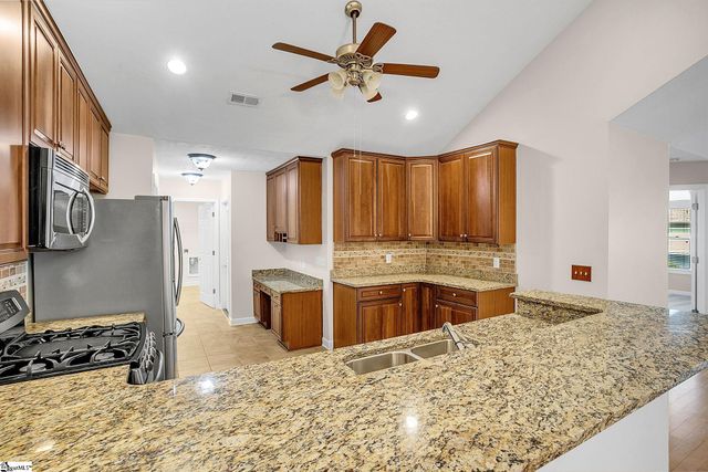 27 Fudora Circle, Simpsonville, SC 29681