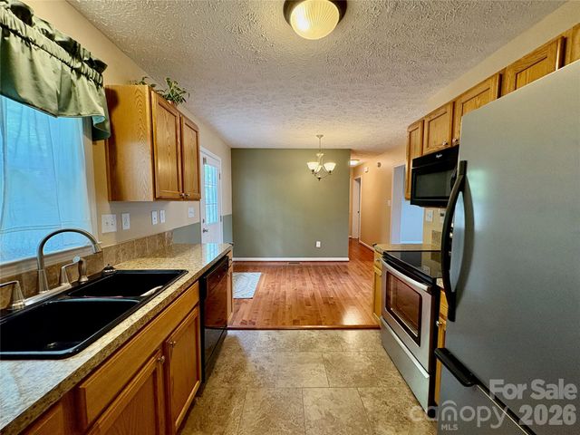 95 Newberry Drive, Fletcher, NC 28732