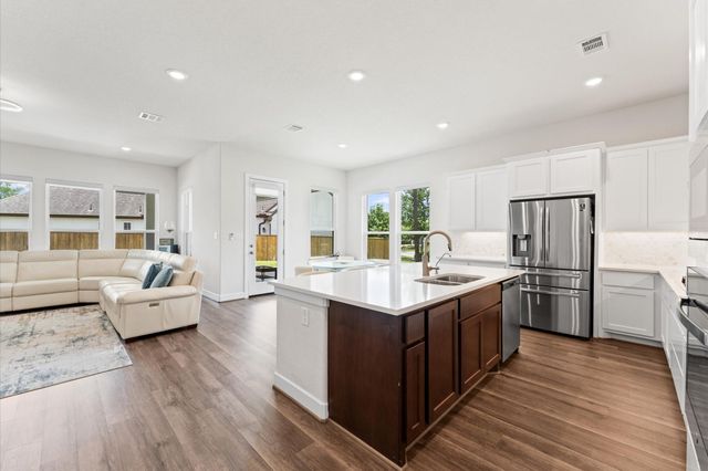 21 Cassena Grove Drive, Tomball, TX 77375
