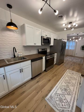 905 Balltown Road, Niskayuna, NY 12309