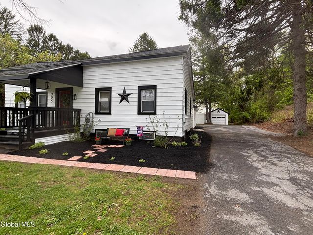 905 Balltown Road, Niskayuna, NY 12309