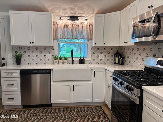 905 Balltown Road, Niskayuna, NY 12309