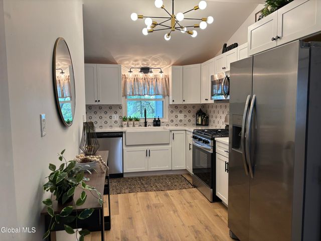 905 Balltown Road, Niskayuna, NY 12309