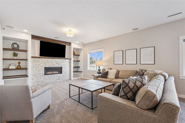 426 NE 16th Street, Ankeny, IA 50021