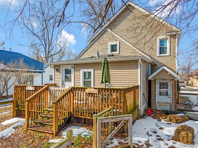 128 Clarence Street, Holly, MI 48442