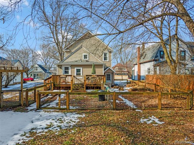 128 Clarence Street, Holly, MI 48442