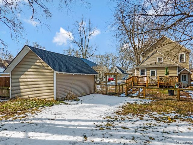 128 Clarence Street, Holly, MI 48442