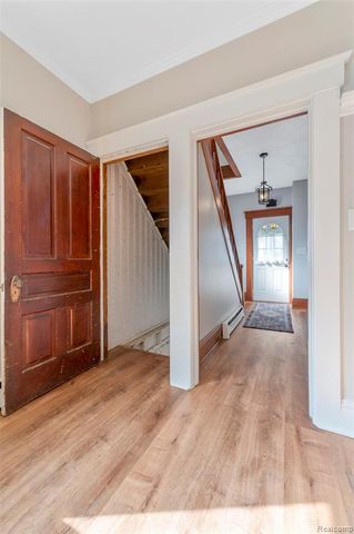 128 Clarence Street, Holly, MI 48442