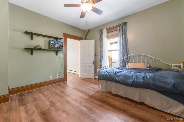 128 Clarence Street, Holly, MI 48442