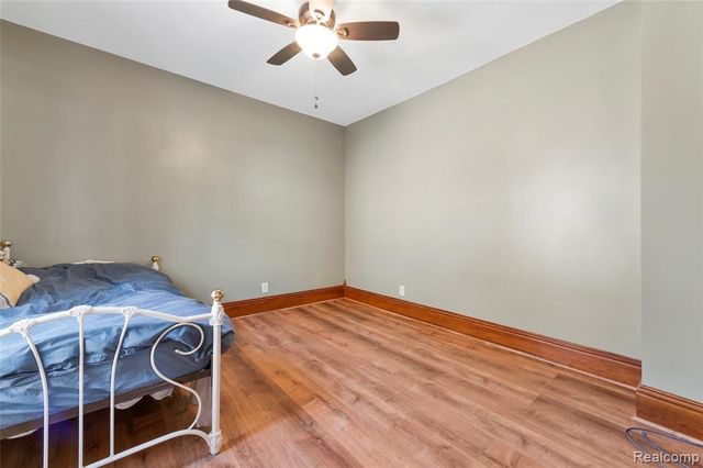 128 Clarence Street, Holly, MI 48442