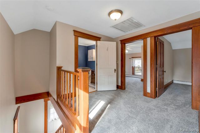 128 Clarence Street, Holly, MI 48442