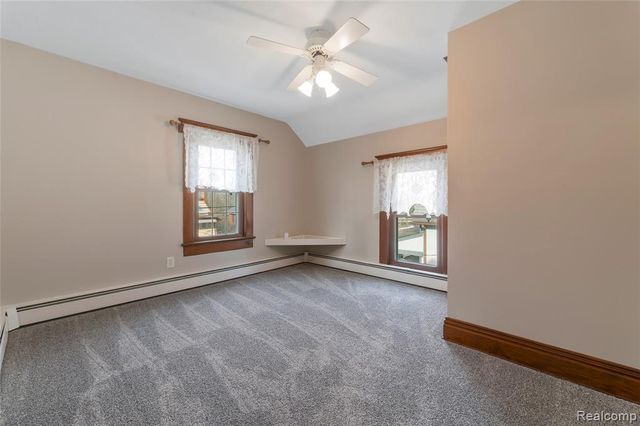 128 Clarence Street, Holly, MI 48442