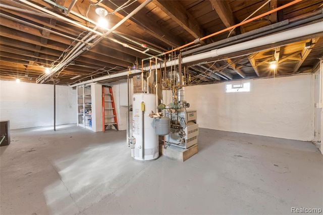 128 Clarence Street, Holly, MI 48442