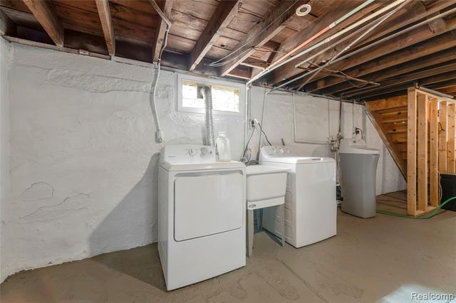 128 Clarence Street, Holly, MI 48442