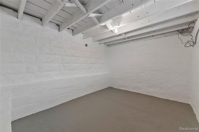 128 Clarence Street, Holly, MI 48442