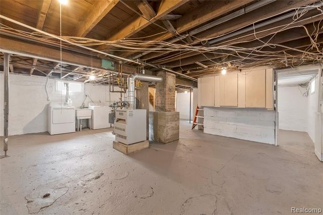 128 Clarence Street, Holly, MI 48442