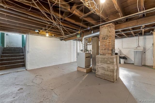 128 Clarence Street, Holly, MI 48442