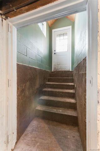 128 Clarence Street, Holly, MI 48442