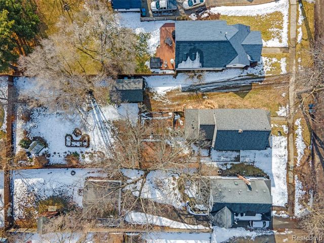 128 Clarence Street, Holly, MI 48442