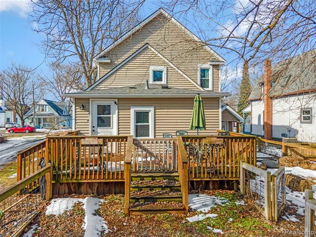 128 Clarence Street, Holly, MI 48442