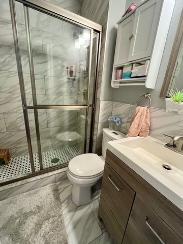 659 E 6th St, Boston, MA 02127