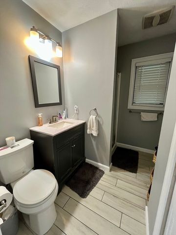 659 E 6th St, Boston, MA 02127