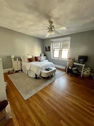 659 E 6th St, Boston, MA 02127