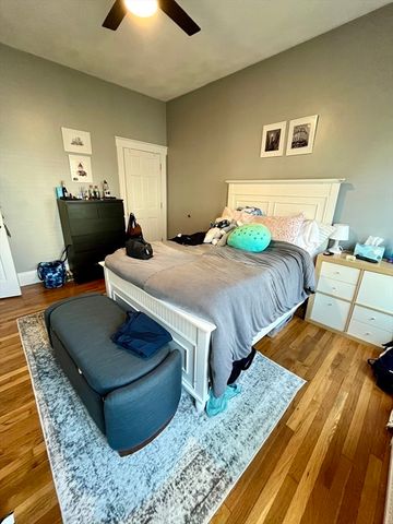 659 E 6th St, Boston, MA 02127