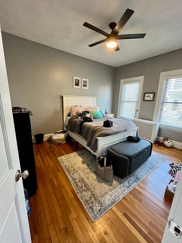 659 E 6th St, Boston, MA 02127