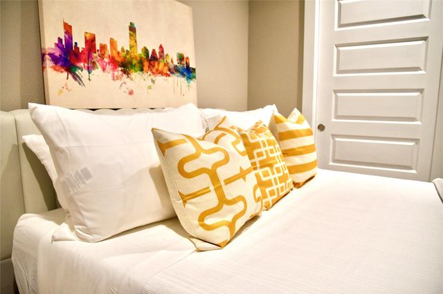 803 E 32 2, Austin, TX 78705